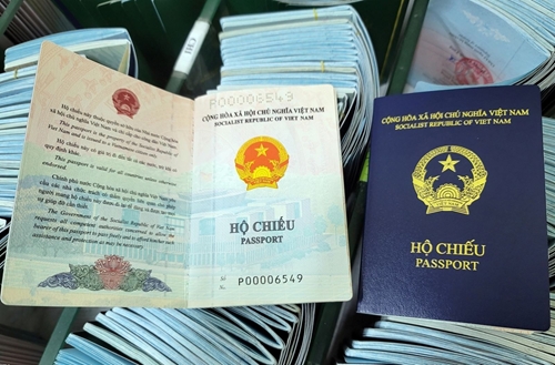 Đức cấp thị thực cho hộ chiếu mẫu mới của Việt Nam

